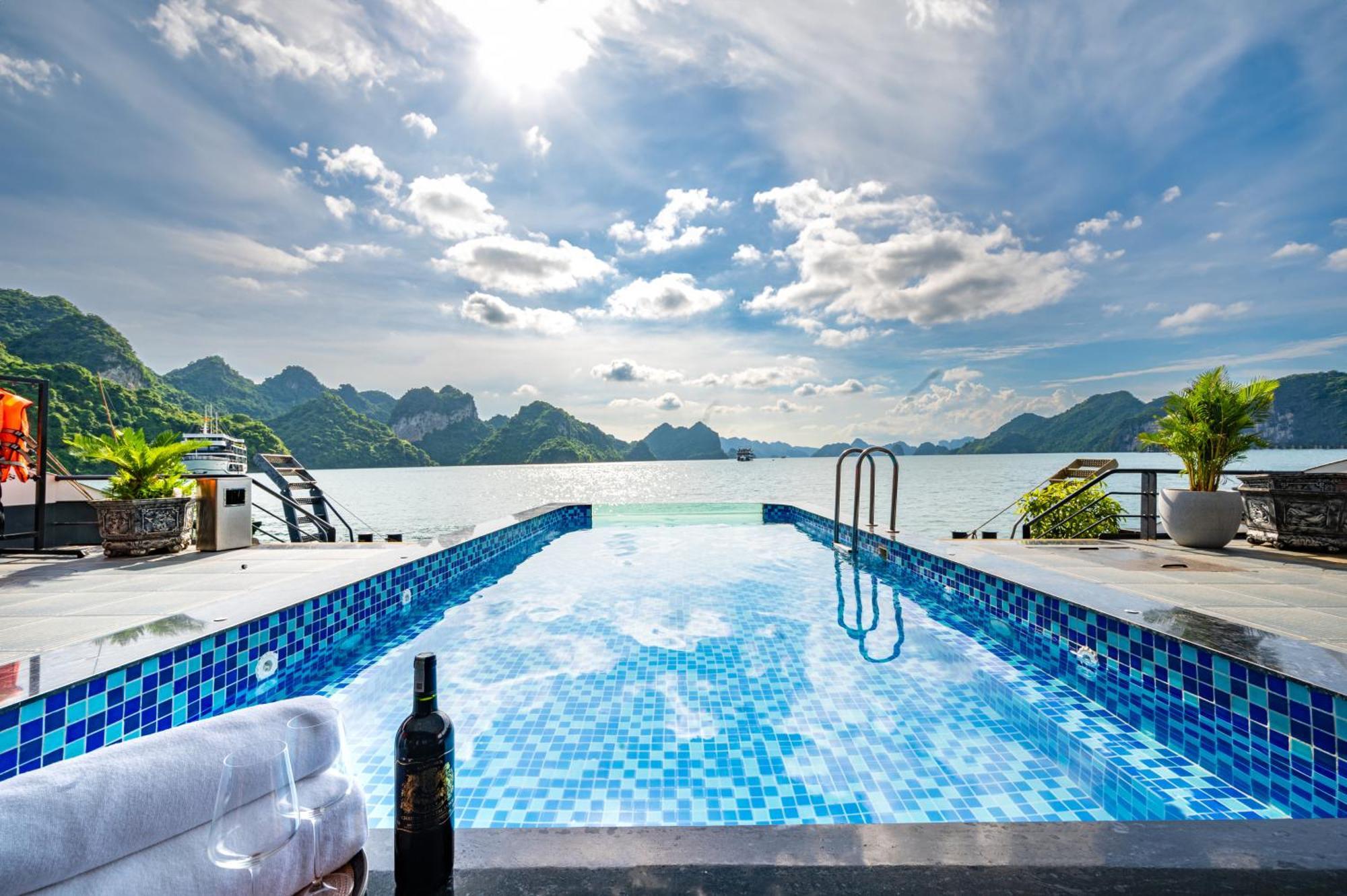 Velar Of The Sea Hotel ฮาลอง ภายนอก รูปภาพ